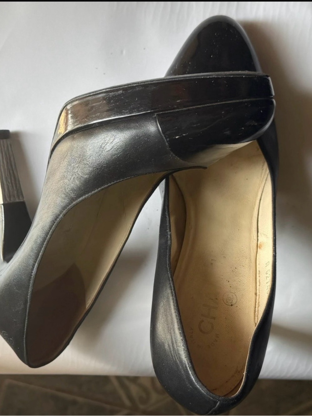 CHANEL Black Leather and Patent CC Logo Cap-Toe Pumps